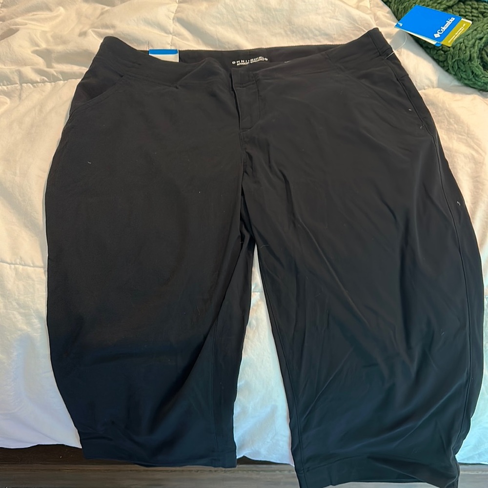 NWT Columbia Omni /shield capri pants size 12, color black